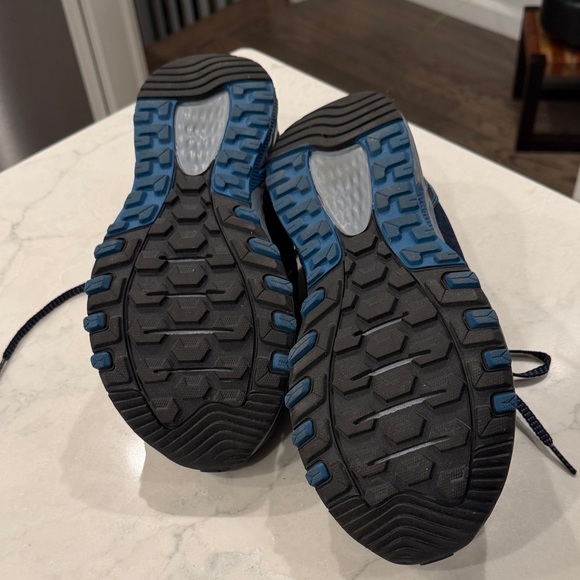 New Balance Men’s 410 V7 Size 11 Dark Blue and Bright Blue Athletic Shoes - Picture 5 of 7